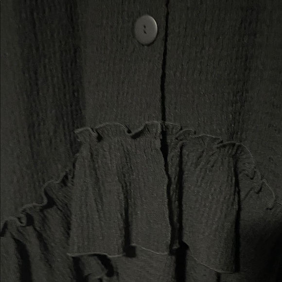 Elegant Black Button-Down Tunic - Picture 5 of 6